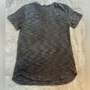 Lululemon‎ Short Sleeve T-Shirt. Pre-owned size 6